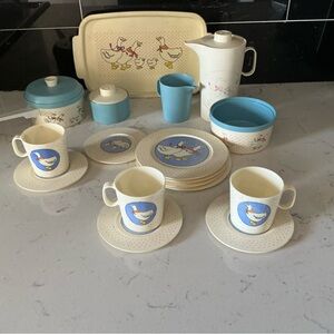 Vintage 80s Chilton globe mixed plastic play display pans and dishes Goose motif